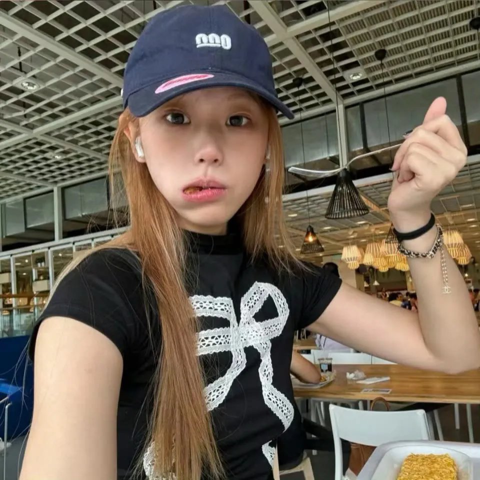 太子你老婆又带百姓吃肉了